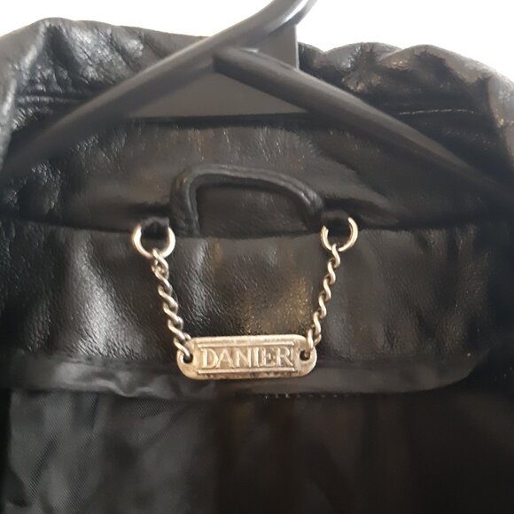 Danier Genuine Leather Coat - Women's XS Mid-Length - Picture 6 of 14